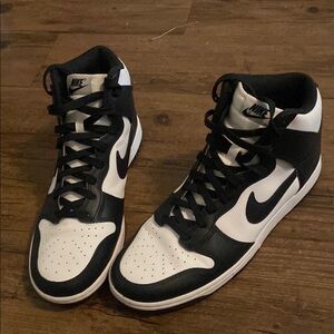 Nike Men's Black and White High-Top Sneakers